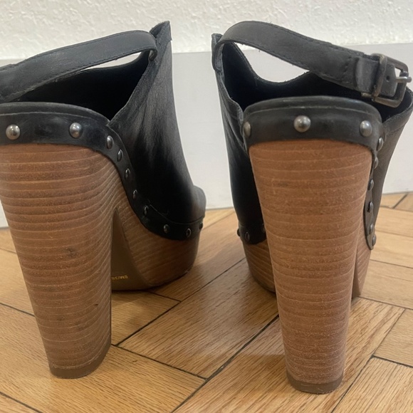 Shoes - High Wooden Heel - Picture 2 of 2